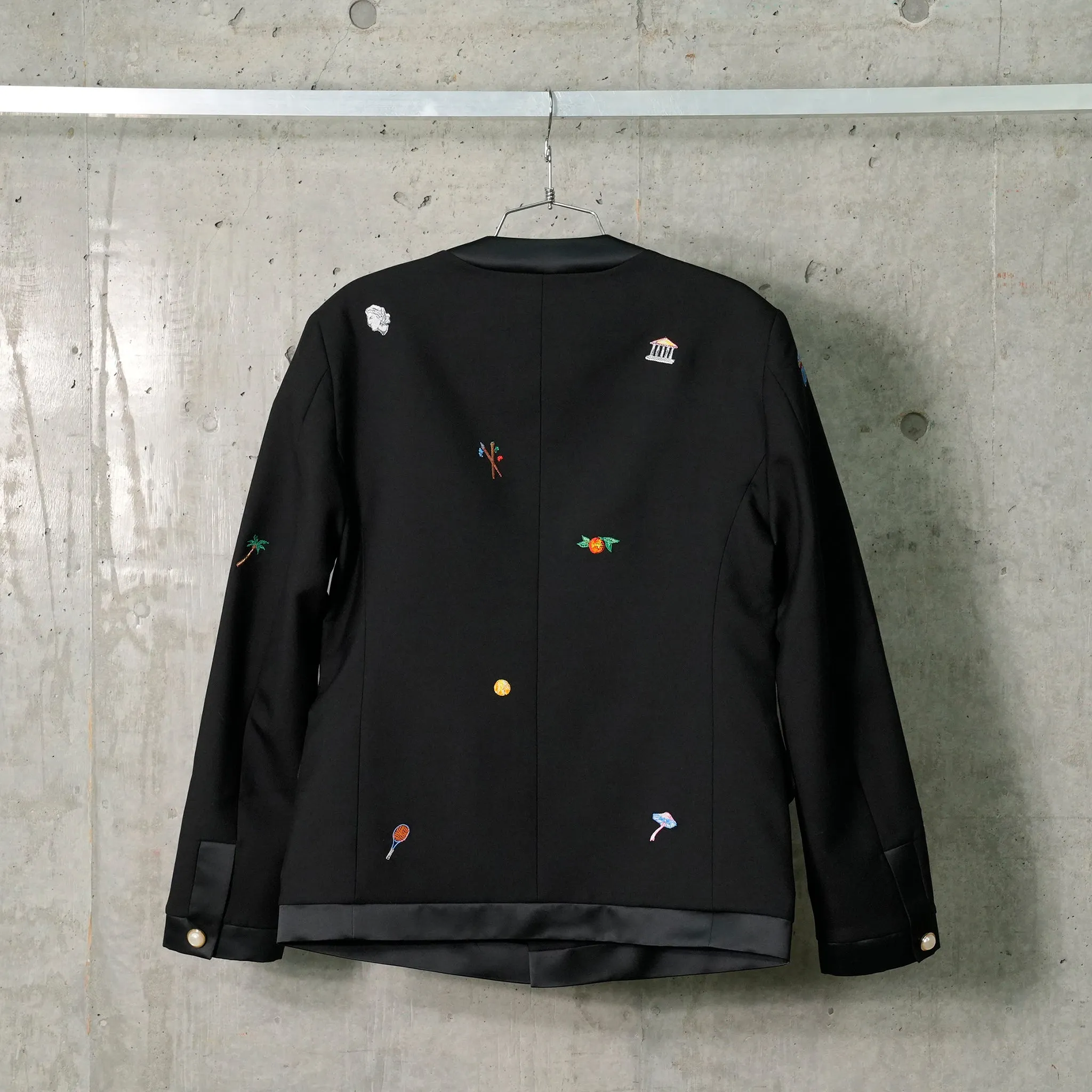 EMBROIDERED MOTIF RELAXED JACKET / CSB655:BLACK MOTIF ICONS