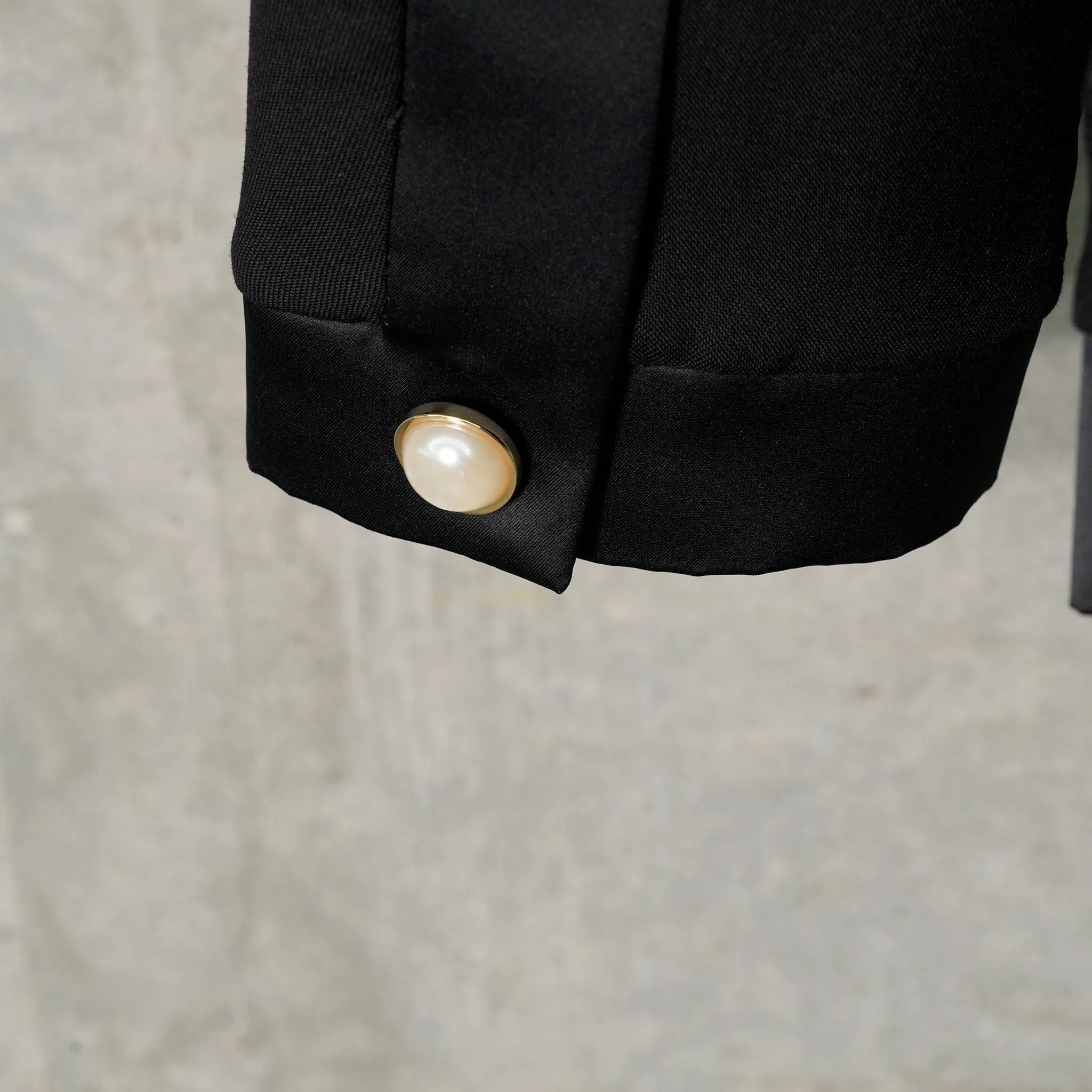 EMBROIDERED MOTIF RELAXED JACKET / CSB655:BLACK MOTIF ICONS