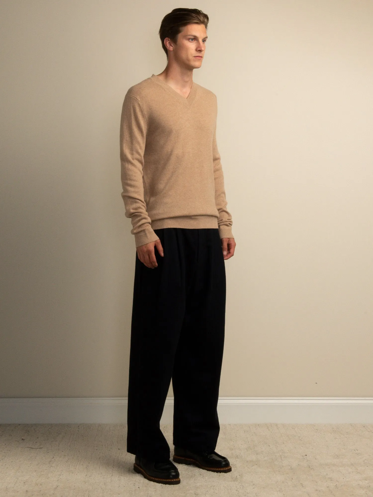 Men V Neck Sweater_Camel