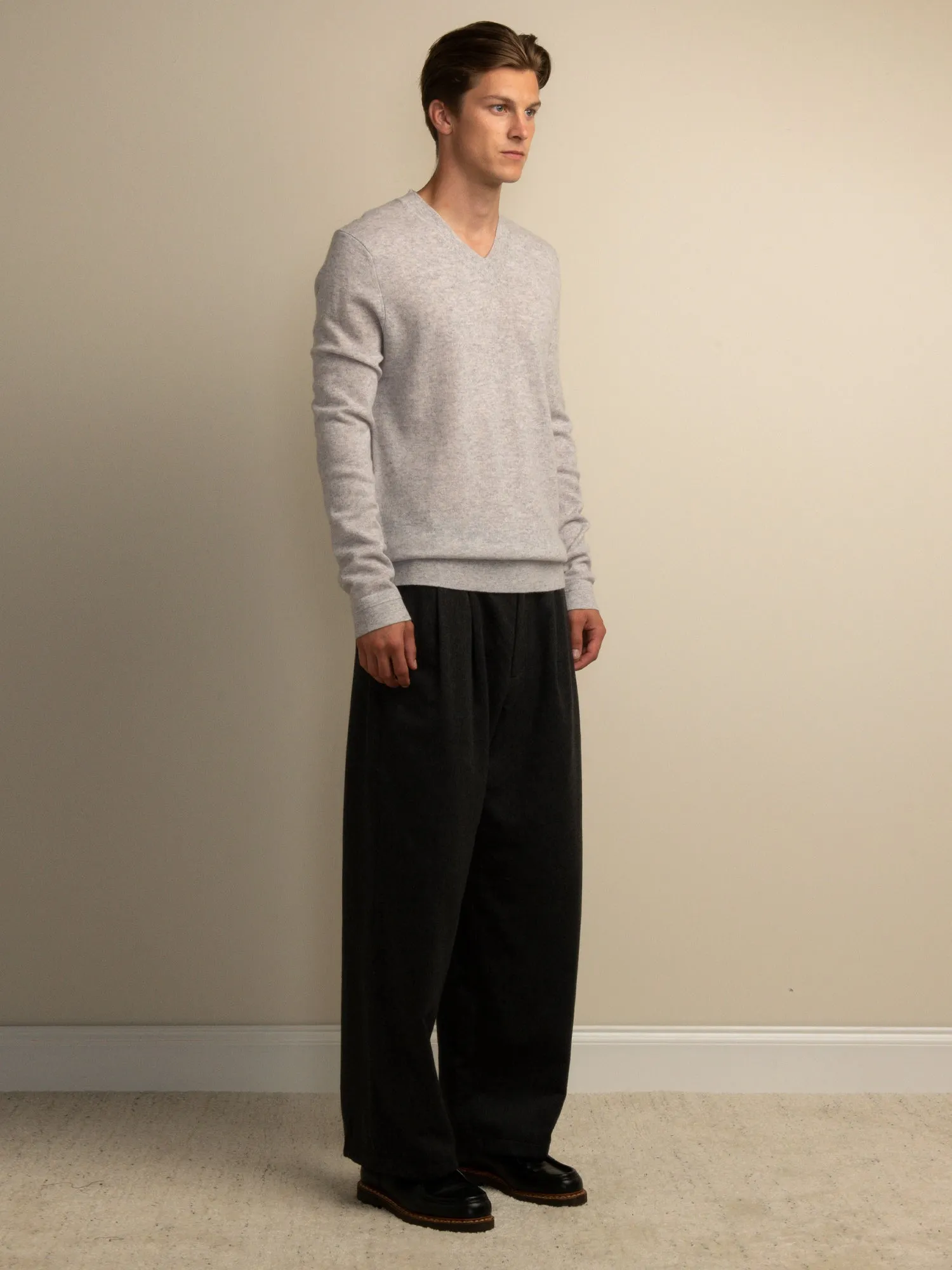 Men V Neck Sweater_Grey