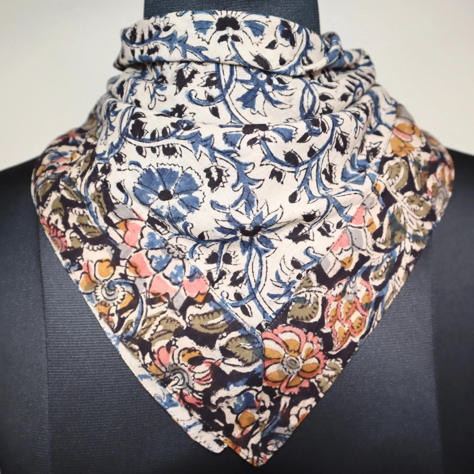 Sky Vine Cascade - Appliqu Border Bandana (KK1507-22)